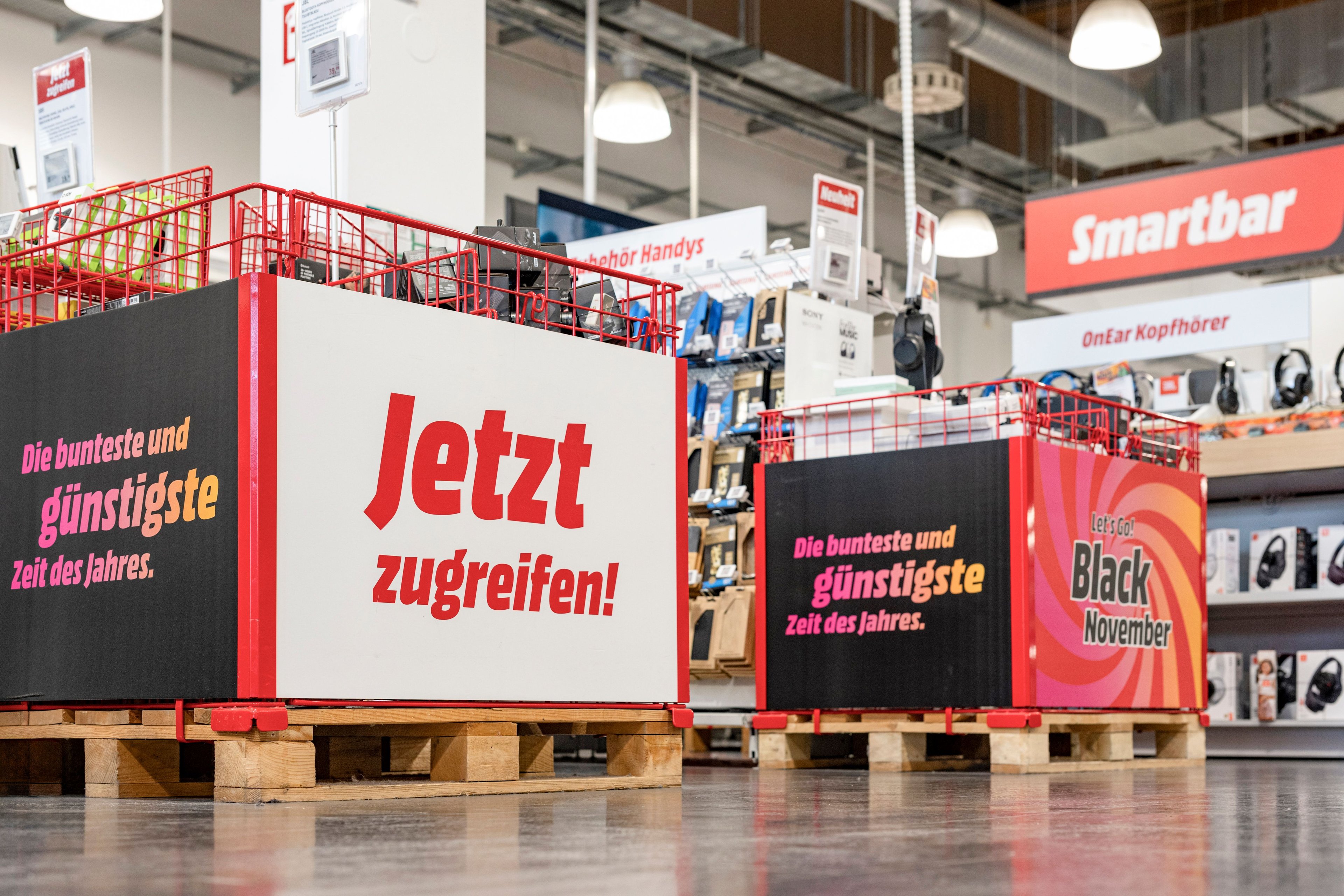 Palettenummantelung und Gitterkörbe