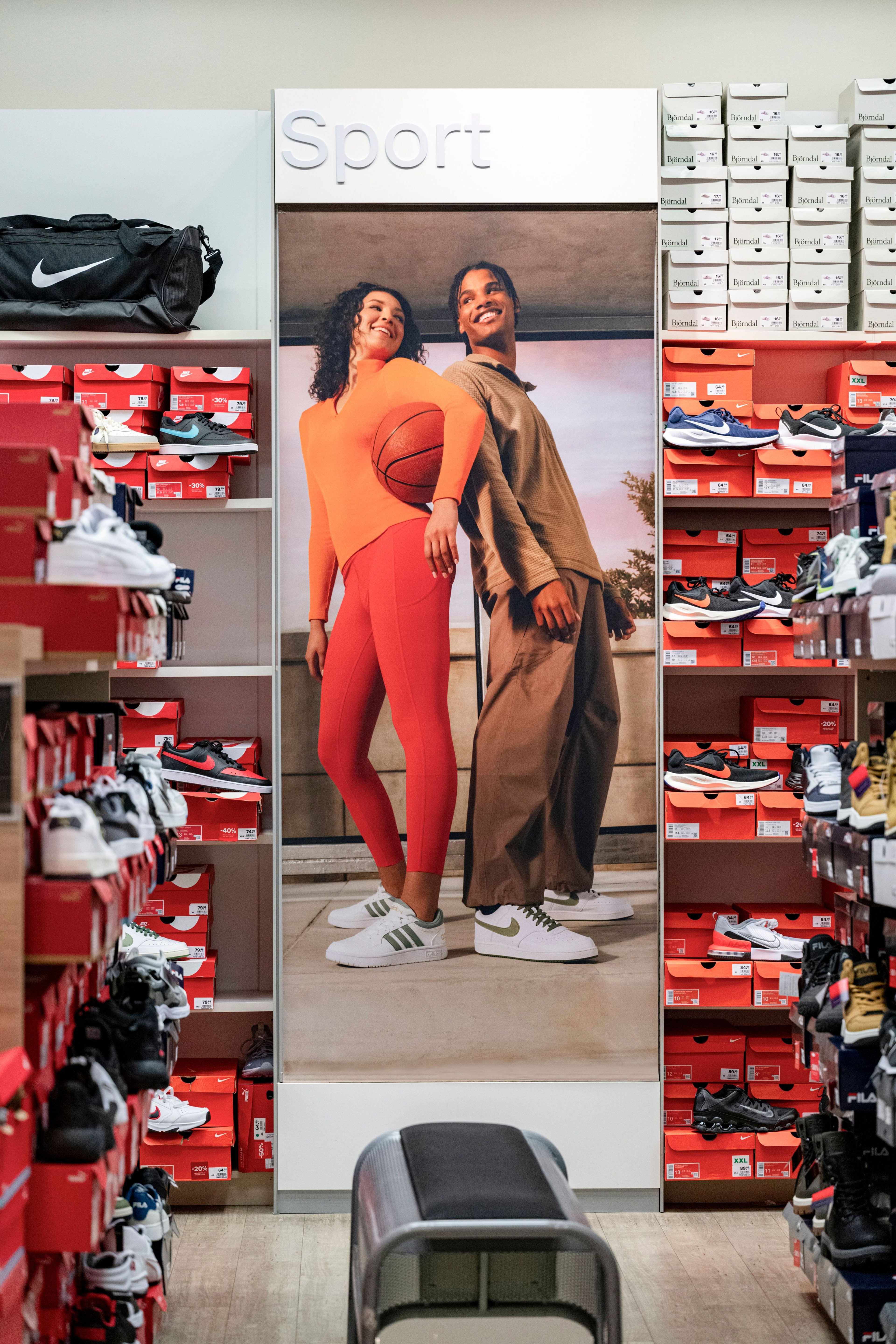 Stoffbanner in einem Schuhgeschäft