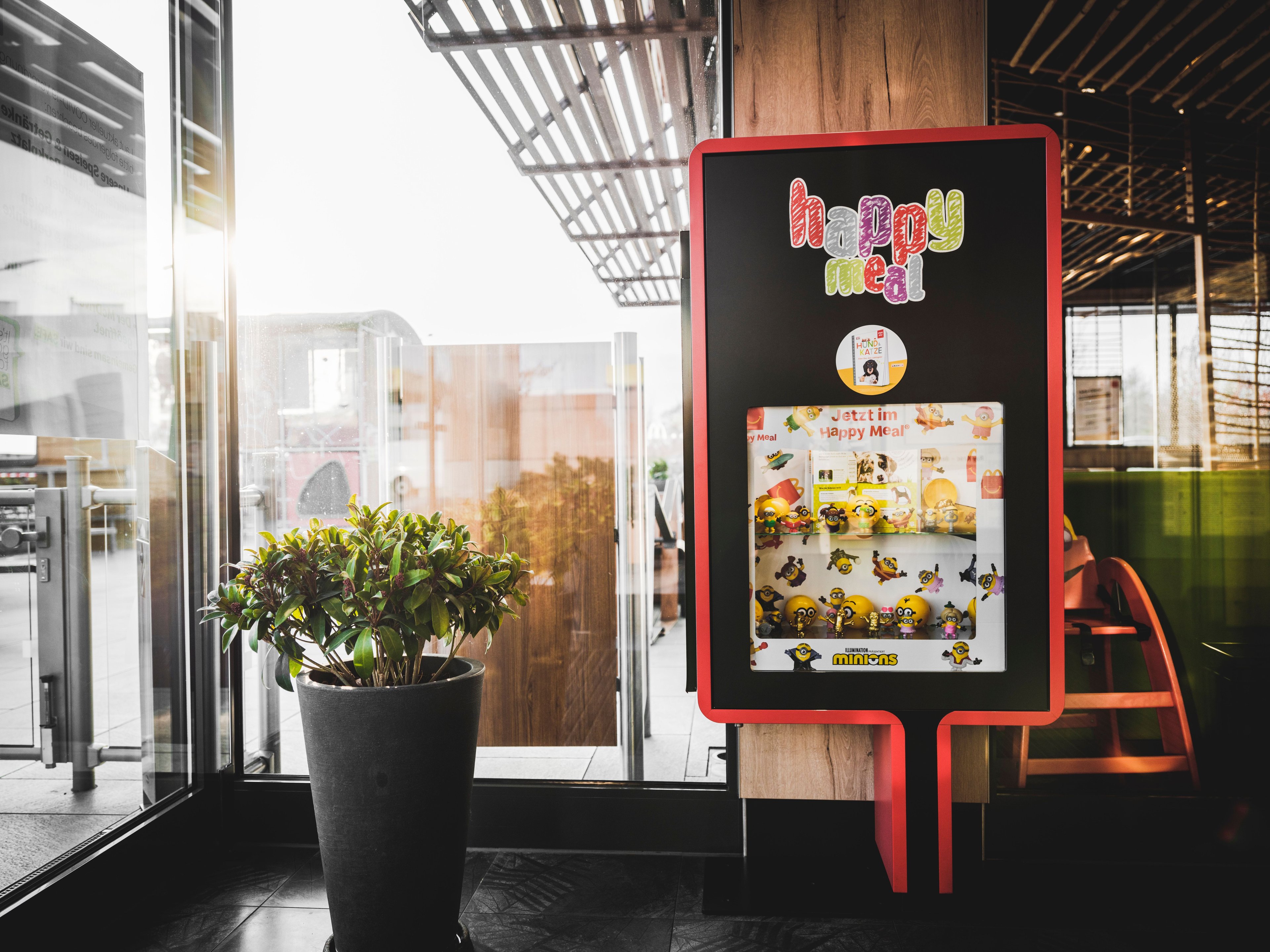 Restaurant-Display mit gedruckten Elementen