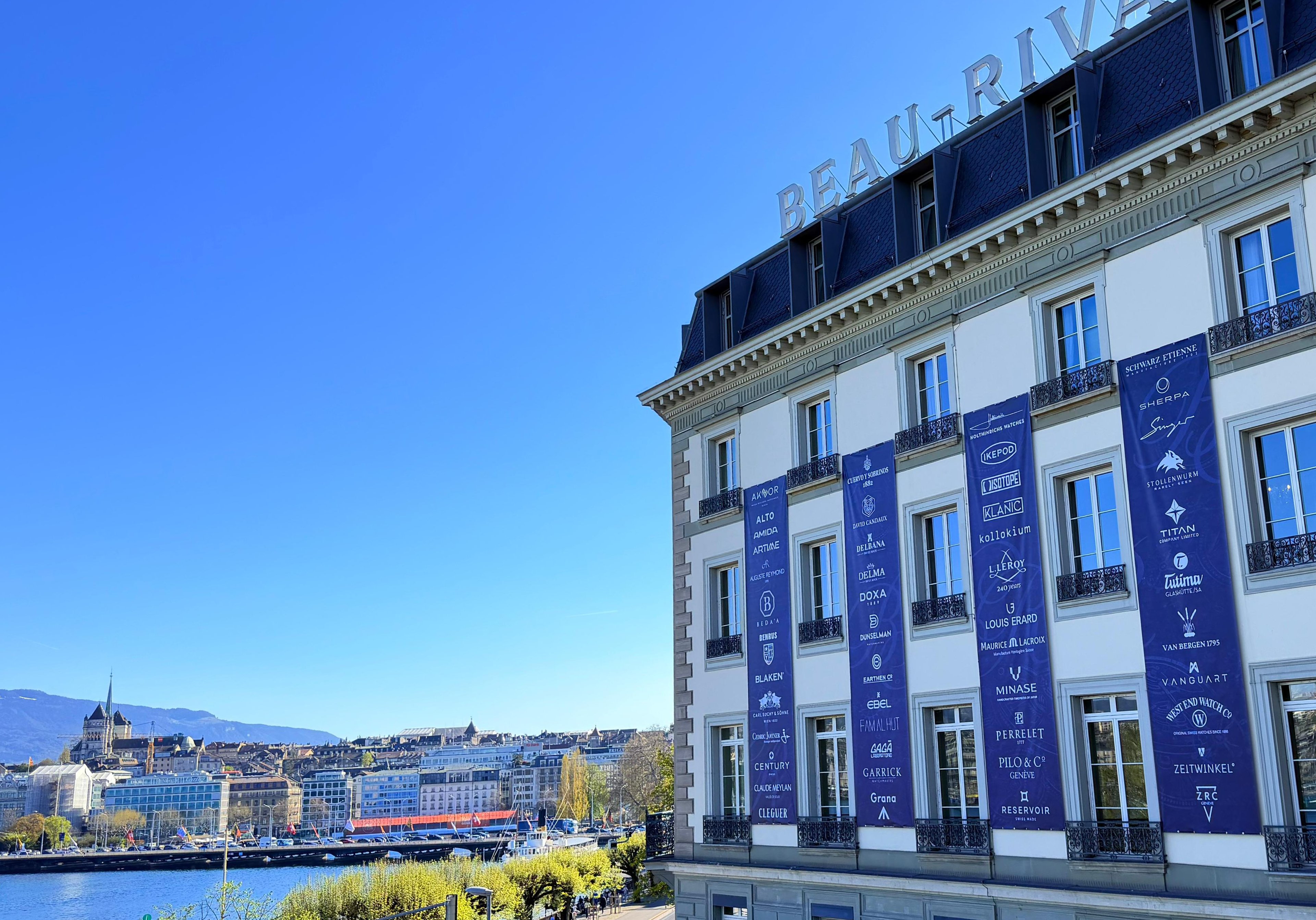 Fassadenbanner am Hotel Beau-Rivage Genève